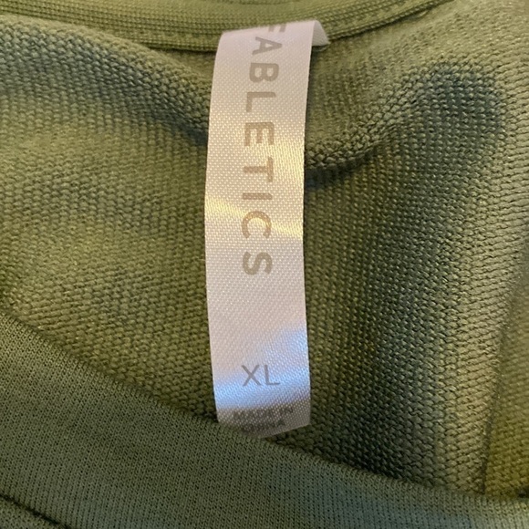 Fabletics women’s top three-quarter sleeves color is olive size extra large - Picture 4 of 9